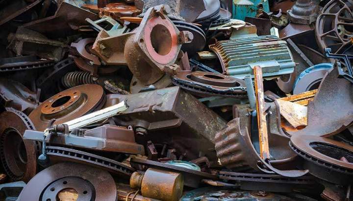 Achat et vente de métaux ferreux et non-ferreux.